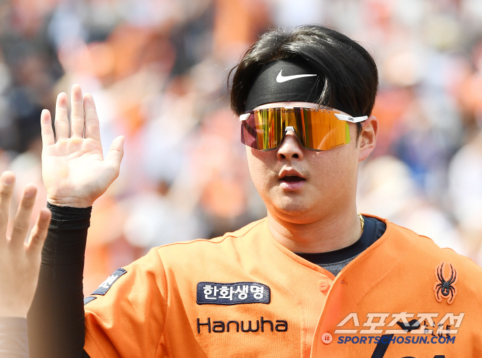 '신기록에 감격해 마운드에서 눈물 펑펑' 폰세 18K 원맨쇼!!! 한화 …