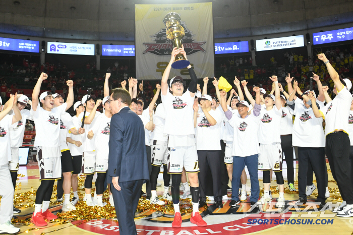 [현장인터뷰] 최고령 MVP 허일영. 끝없는 조상현 감독 '디스' 