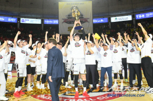 [현장인터뷰] 최고령 MVP 허일영. 끝없는 조상현 감독 '디스' 
