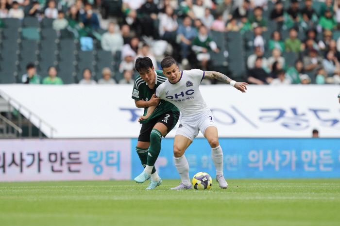 [K리그1 리뷰]안양 2대0 완파 전북 '11G 연속 무패', 멀티포 전…