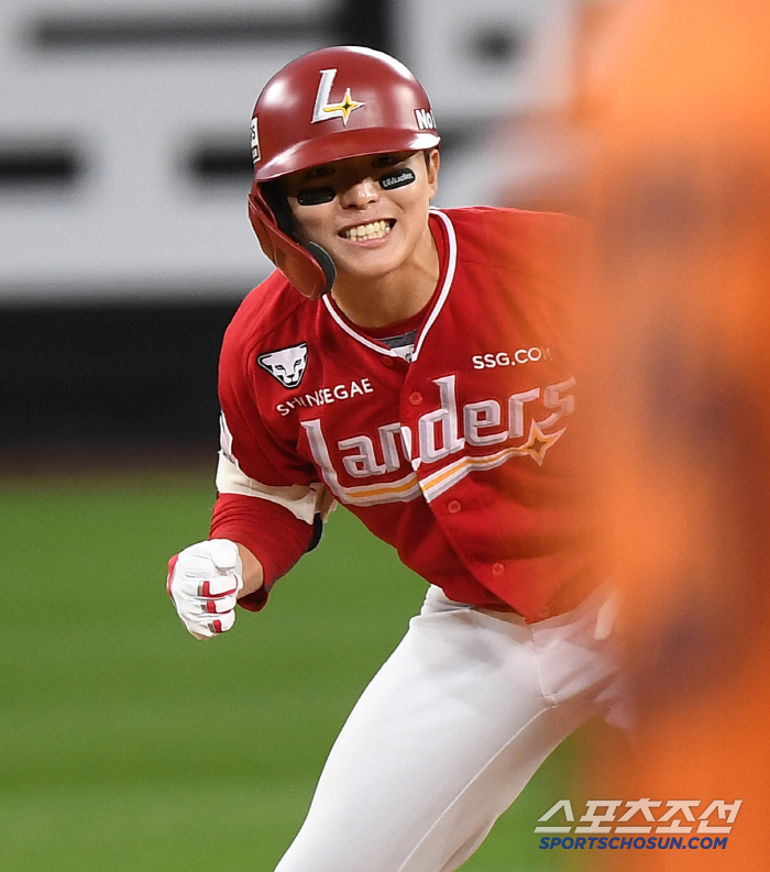 '화이트 7이닝 11K 1실점 → 정준재 3안타' SSG, DH 1차전 …