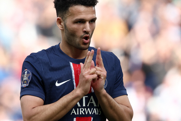 '전력 외 취급' 이강인보다 억울하다!...'18골' 활약에도 'PSG …