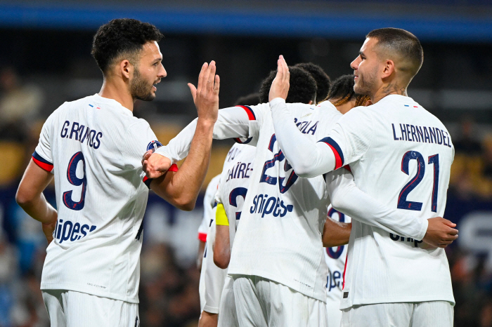 '전력 외 취급' 이강인보다 억울하다!...'18골' 활약에도 'PSG …