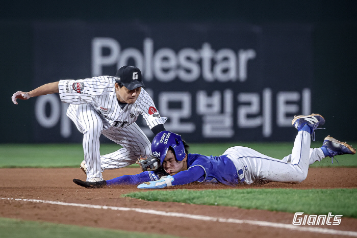 "부모님 생각에 울컥" 348일만에 선 1군 마운드 → '153㎞' 완벽…