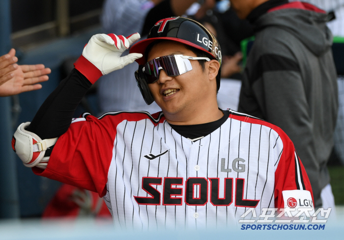 '30승 선착 신바람' LG 선두 질주, kt 5대1 완파…치리노스 6승…