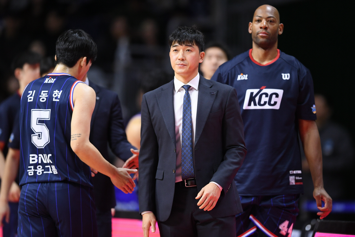 '원조오빠' 이상민, KCC 감독으로 새출발한다…수석코치는 이규섭 해설위…
