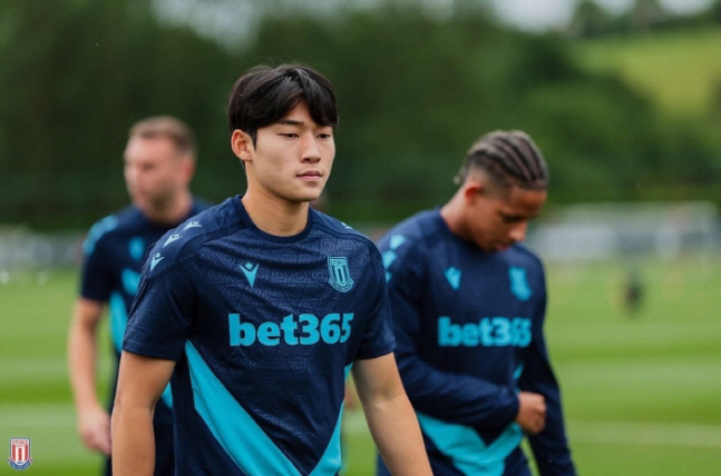 국대 최고 초신성, 韓 16번째 EPL 상륙? 2년 연속 이적설 터졌다……