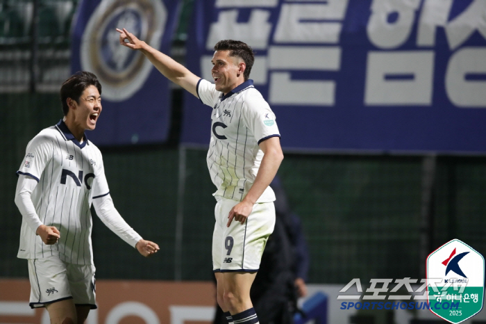 '에울레르-아이데일 연속골' 이랜드, '채프먼 퇴장' 김포에 2-1 승 '4경기 무패'[K리그2 현장 리뷰]