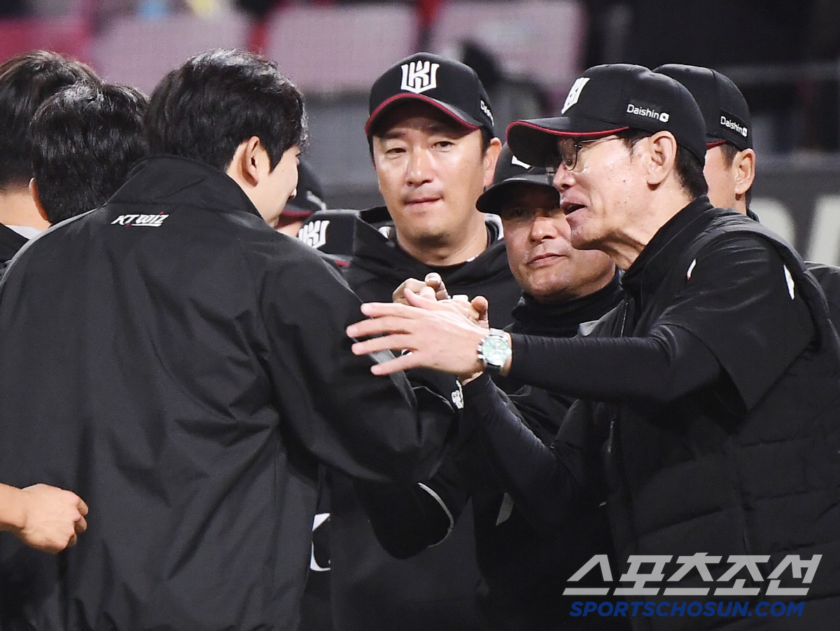 '국내 1선발급' 트레이드 초대박, 리그 불명예 1위인데 도대체 어떻게?…