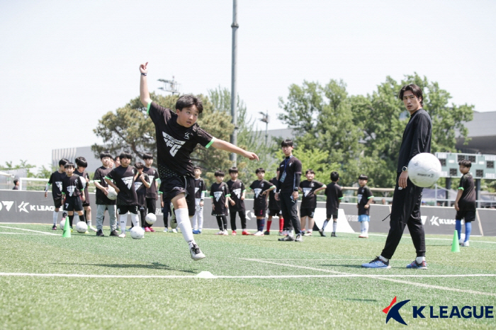 "우리 모두가 승리자!" 'K리그-EA SPORTS FC FUTURES 축구 페스티벌'은 부모-자녀들의 한바탕 축제였다