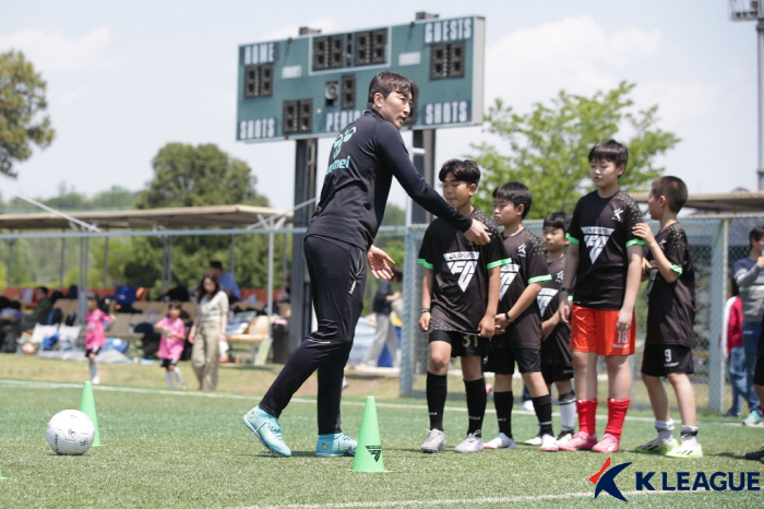 "우리 모두가 승리자!" 'K리그-EA SPORTS FC FUTURES …