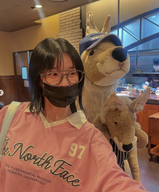 모니카, 임신 후 확 달라진 스타일…볼살 통통해진 '예비 엄마'