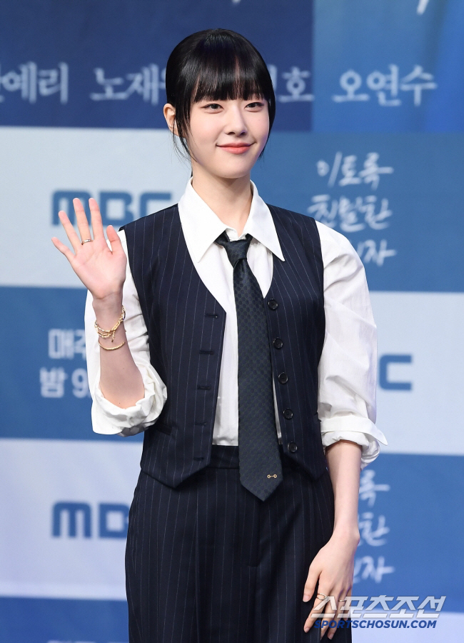 [공식]'한석규 딸' 채원빈, 아우터유니버스와 재계약…'대세 행보' 이어…