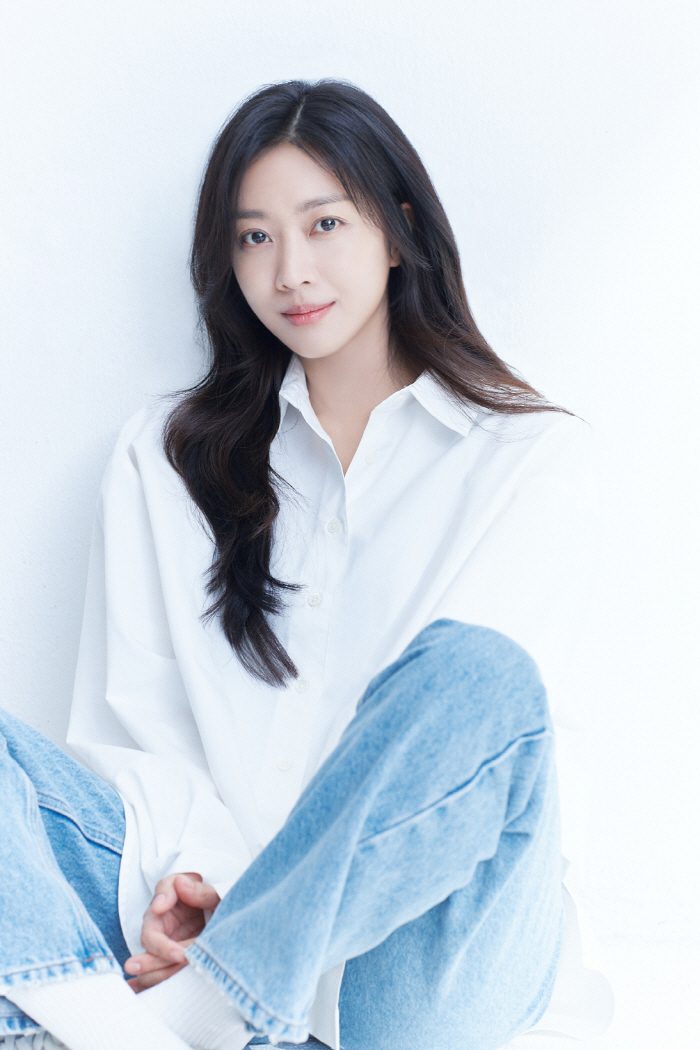 [인터뷰①] '탄금' 조보아 "'싱글' 아기 조보아 때 촬영..유부녀로 …