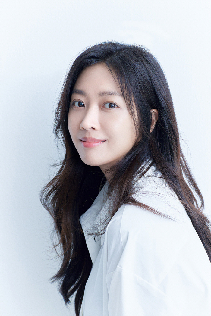 [인터뷰①] '탄금' 조보아 "'싱글' 아기 조보아 때 촬영..유부녀로 …