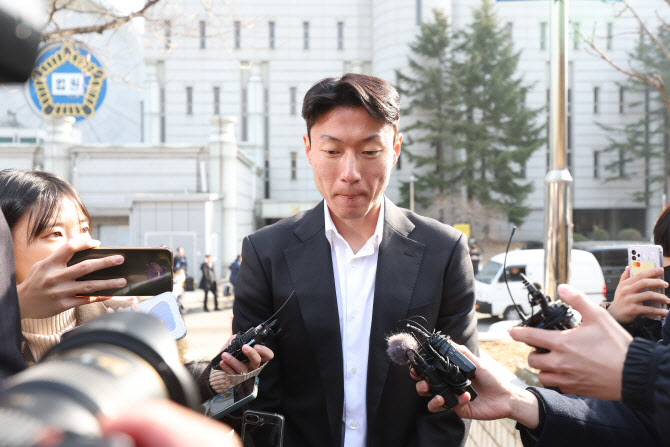 '불법촬영 집행유예 2년+징역 1년' 황의조, 5달 만에 리그 득점포...팀은 명문 베식타스와 1-1 무승부