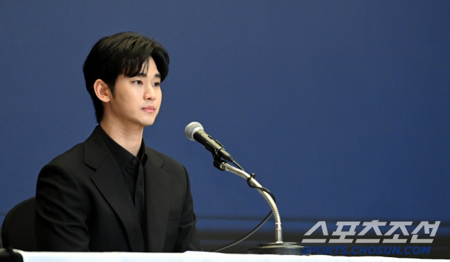 김수현, 대만서 '60억원 손배소' 패소 위기...현지 언론 "회사에 큰…