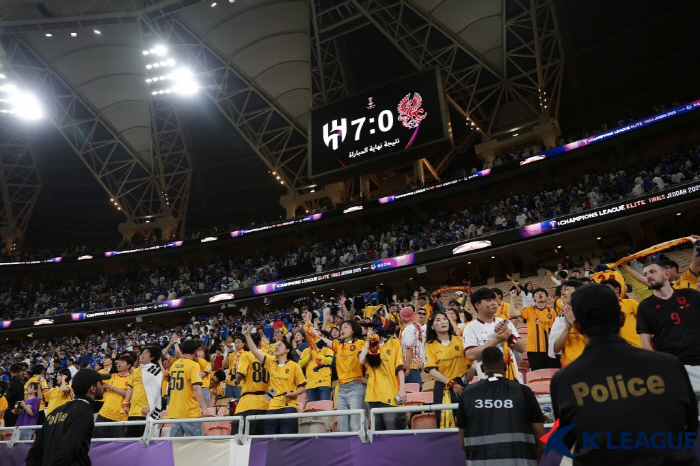 '몰수패 가능성 관심 집중'...포항, 'FIFA 징계' 광주 무자격 선…