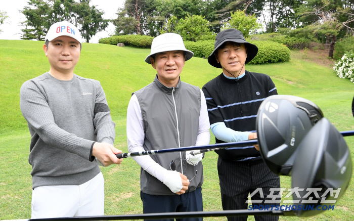 다시 뭉친 '리우 인연' 정몽규X신태용X유승민, 필드 위 '웃음꽃' 우정 대결