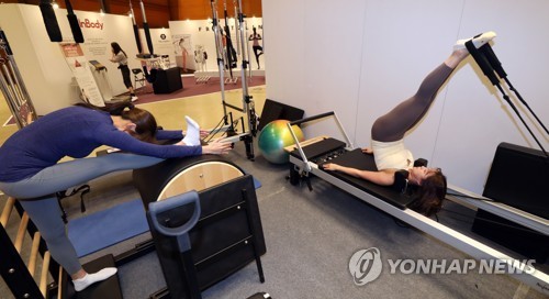 '몸짱' 되어볼까…여름철 앞두고 '몸만들기' 책 인기