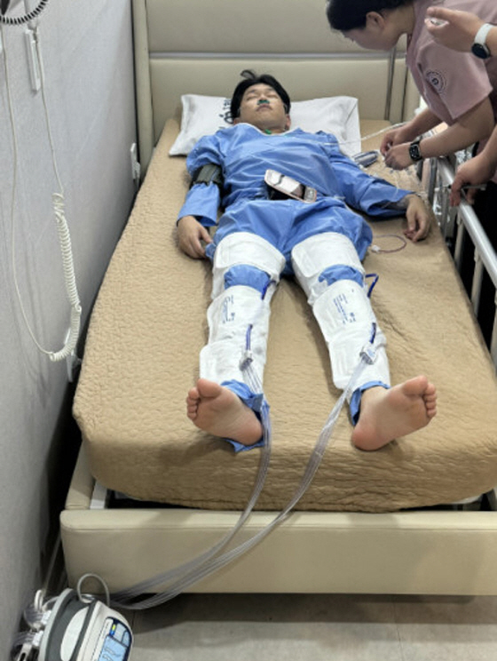 크러쉬, 수술 후 의식 회복 전 누워있는 안타까운 모습 