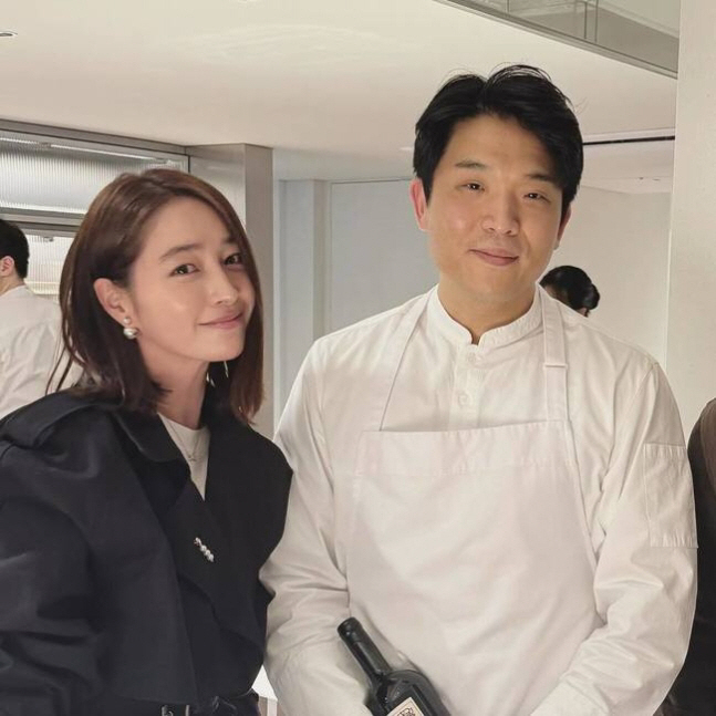 이민정, 역시 ♥이병헌 저격수답네…안성재와 투샷에 "죄송하지만 한 분 잘…