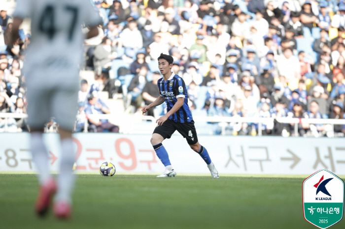 짜디짠 짠물수비→12경기 단 5실점...'7연승' 인천, 공격만큼 압도적…