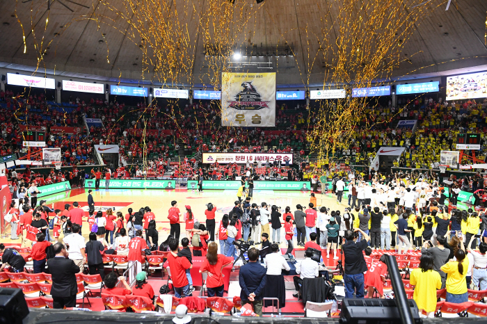 우승축포 터뜨리기까지 LG 프런트의 좌충우돌 뒷이야기