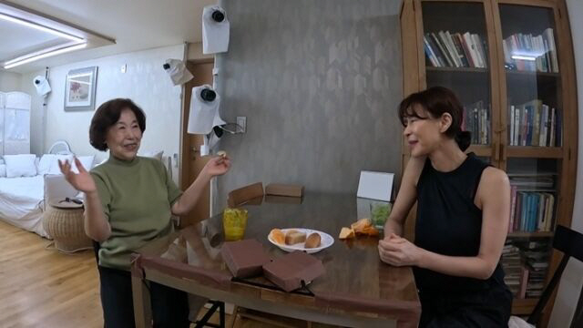예지원, 90세 어머니와 ‘티키타카’ 일상…英남성과의 묘한 기류까지('솔로라서')