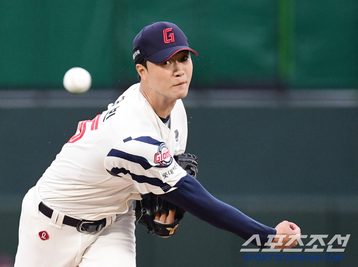'매이닝 아슬아슬... 엘롯라시코다' 송찬의 첫 만루포 LG, 롯데 무서…