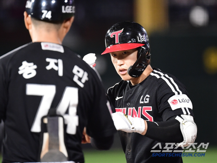 '매이닝 아슬아슬... 엘롯라시코다' 송찬의 첫 만루포 LG, 롯데 무서…
