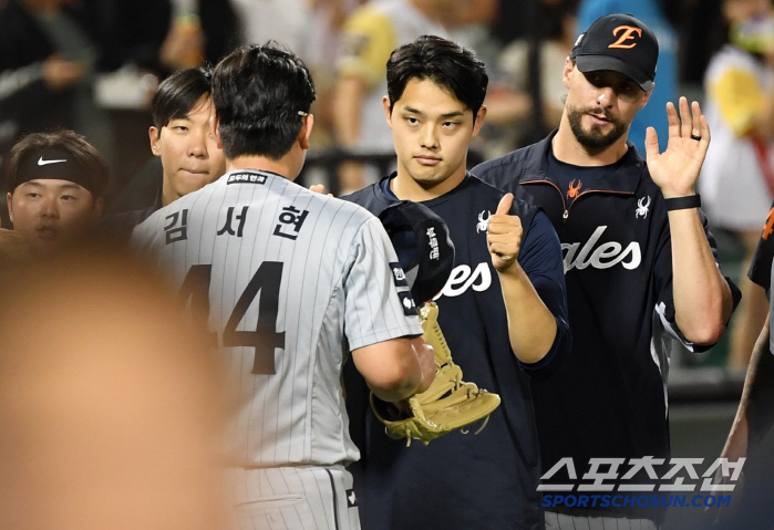 '157km 문동주도 반했다' KKKK 158km 마무리 김서현의 배짱투…