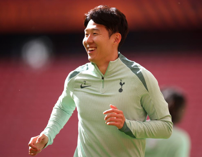 '캡틴' 손흥민, 드디어 입 열었다! 결승 선발 무조건...기자회견 등장…