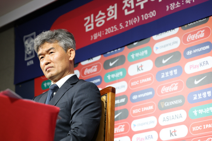35년 원클럽맨→한국 축구 살림꾼' 변신한 김승희 전무 