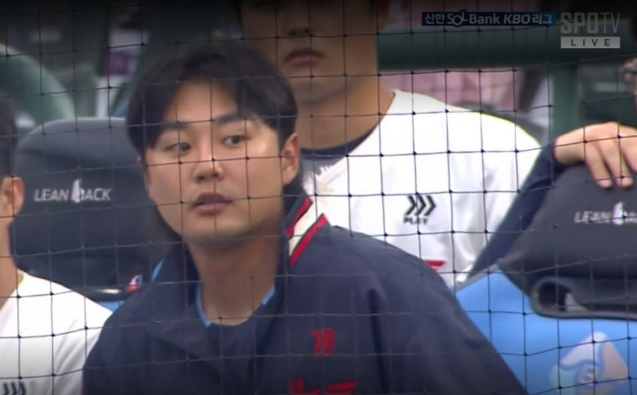 친구야 힘내! 마운드 위 '덜덜' 떠는 동갑내기를 위해…발로 뛴 필승조의 따뜻한 속내, 모두가 한마음이었다 [포커스]