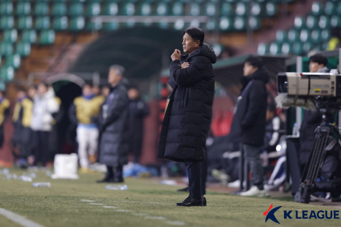 "정신 차려 한국축구" 광주 돌풍에도 5년만에 AFC 랭킹 최저치…일본은…