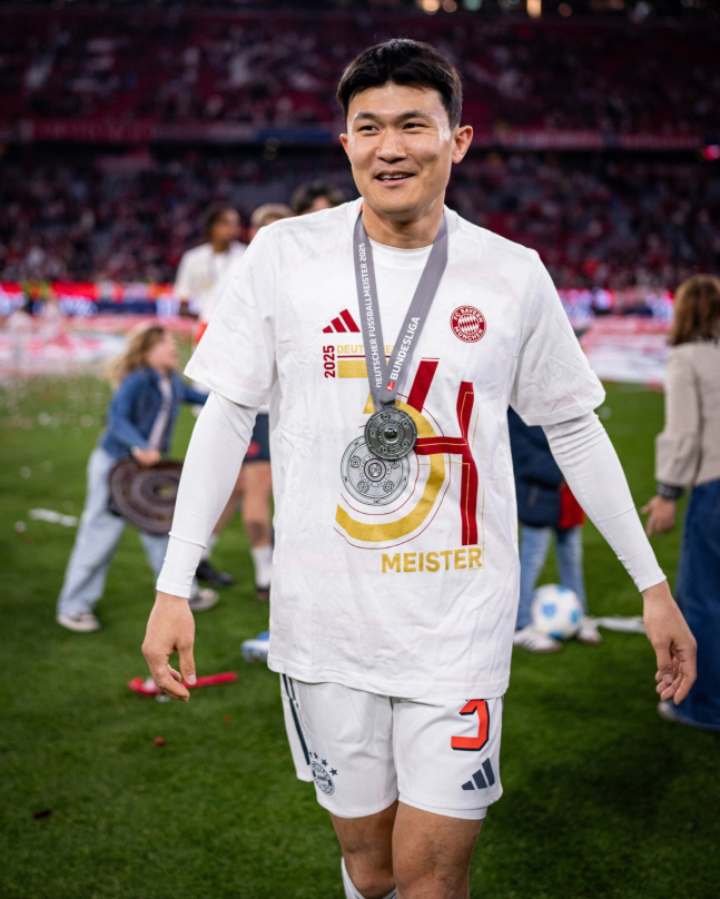 '첼시-유벤투스-뉴캐슬 관심' 김민재 EPL 가자...독일 1티어 기자 
