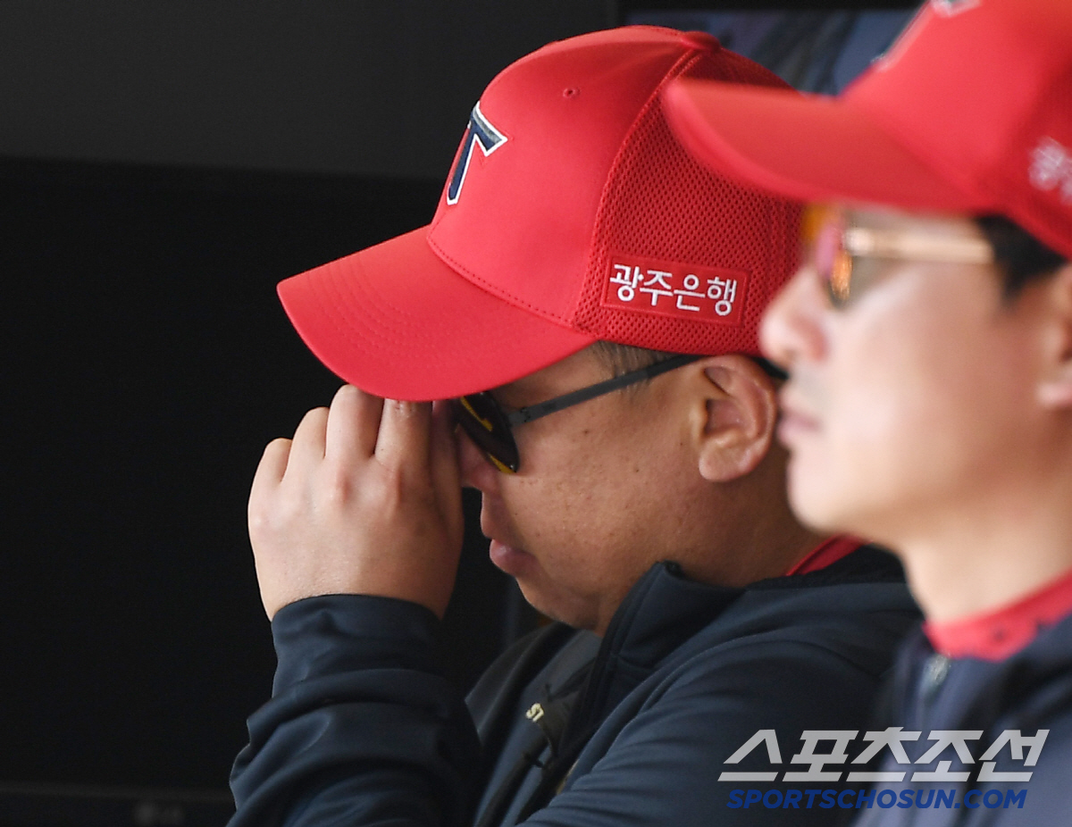 "들어와" 이범호 단단히 뿔났다, '어처구니 없는 실책' 최원준 1회 문…