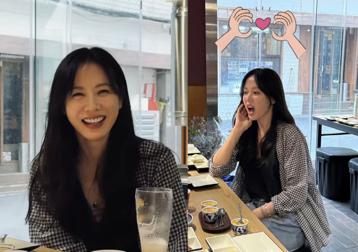 '현빈♥' 손예진, 식당에서 혼자 튀는 비주얼..육아 해방에 활짝