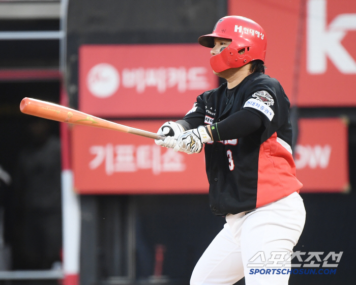 '실책에 뿔난 감독+김선빈 부상' KIA 너무 안 풀린다, KT에 2연패…