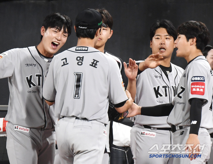 '실책에 뿔난 감독+김선빈 부상' KIA 너무 안 풀린다, KT에 2연패…
