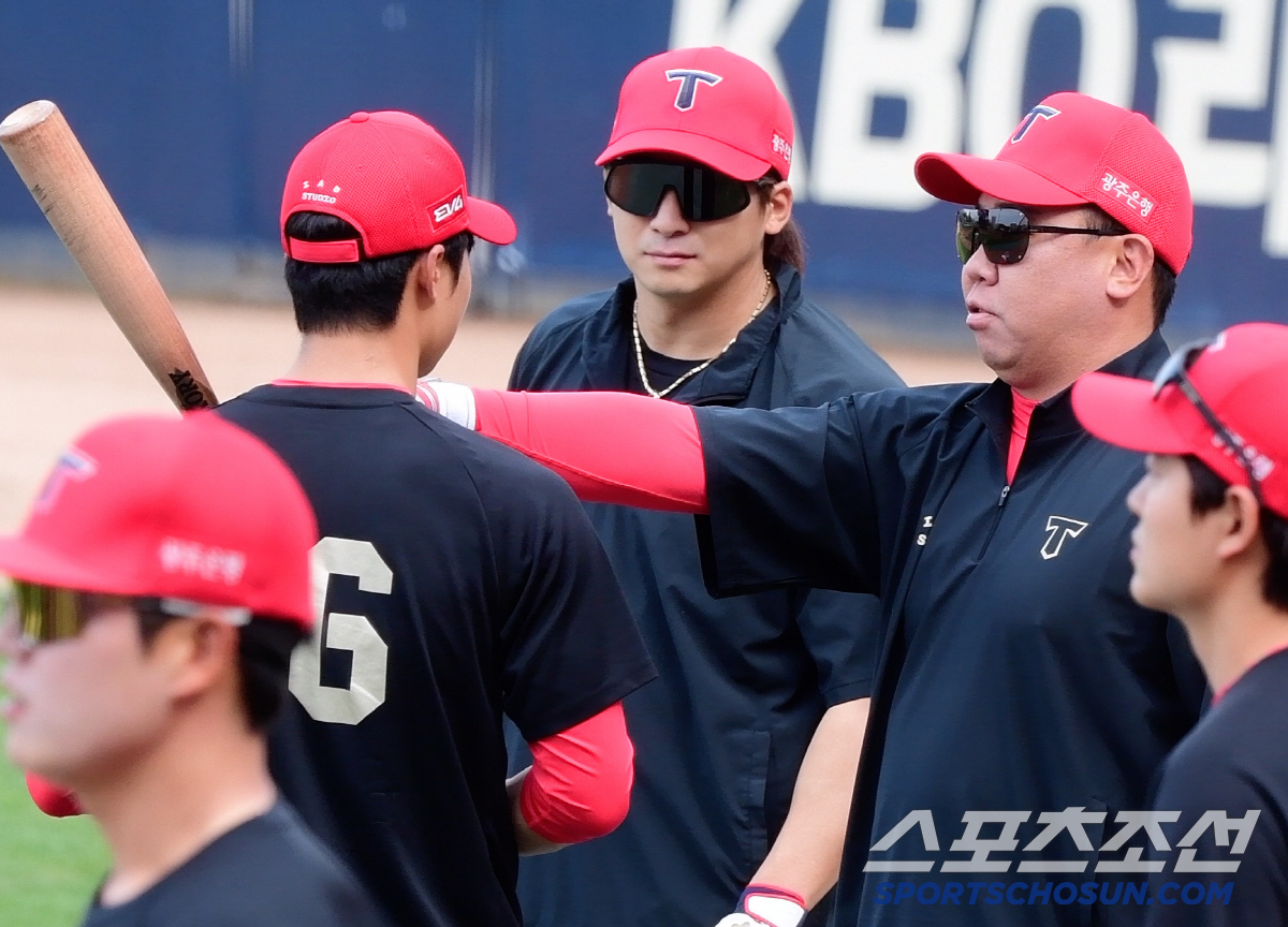 '주전 실종·타격 침체' 나성범 하나도 버거운데…또 김선빈 종아리 통증이…