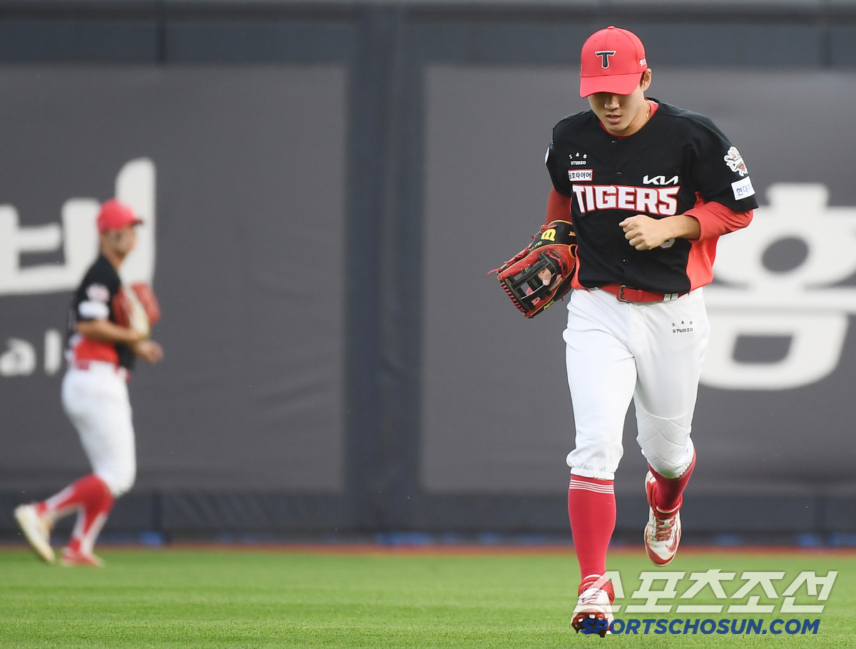 '주전 실종·타격 침체' 나성범 하나도 버거운데…또 김선빈 종아리 통증이…
