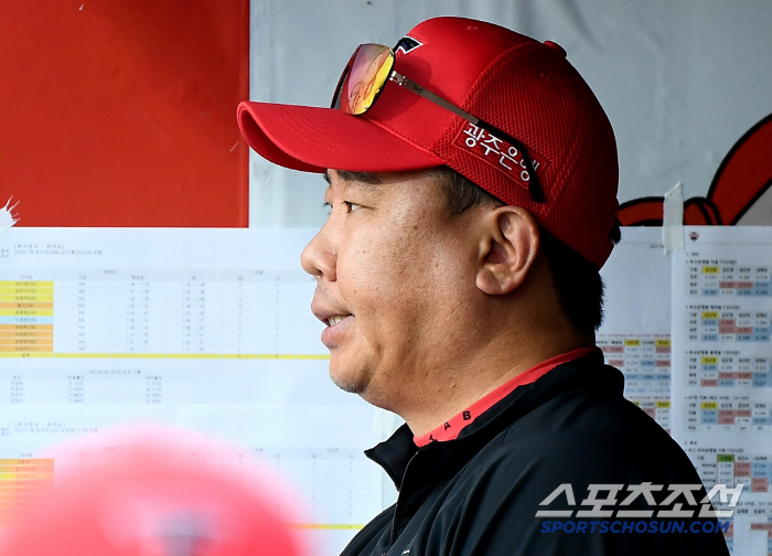'주전 실종·타격 침체' 나성범 하나도 버거운데…또 김선빈 종아리 통증이…