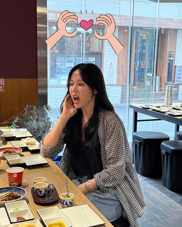 '톱스타도 똑같네'..'현빈♥' 손예진, 맥주와 컵라면이면 '힐링'