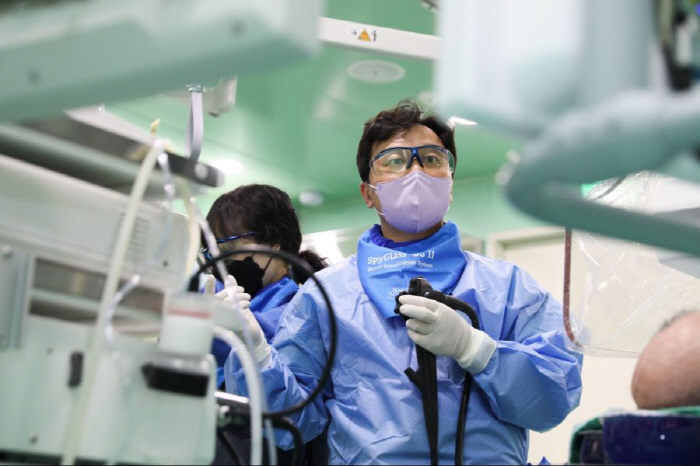 한림대동탄성심병원, 국내 최초 말기암 환자 '초음파내시경 유도하 회장결장…
