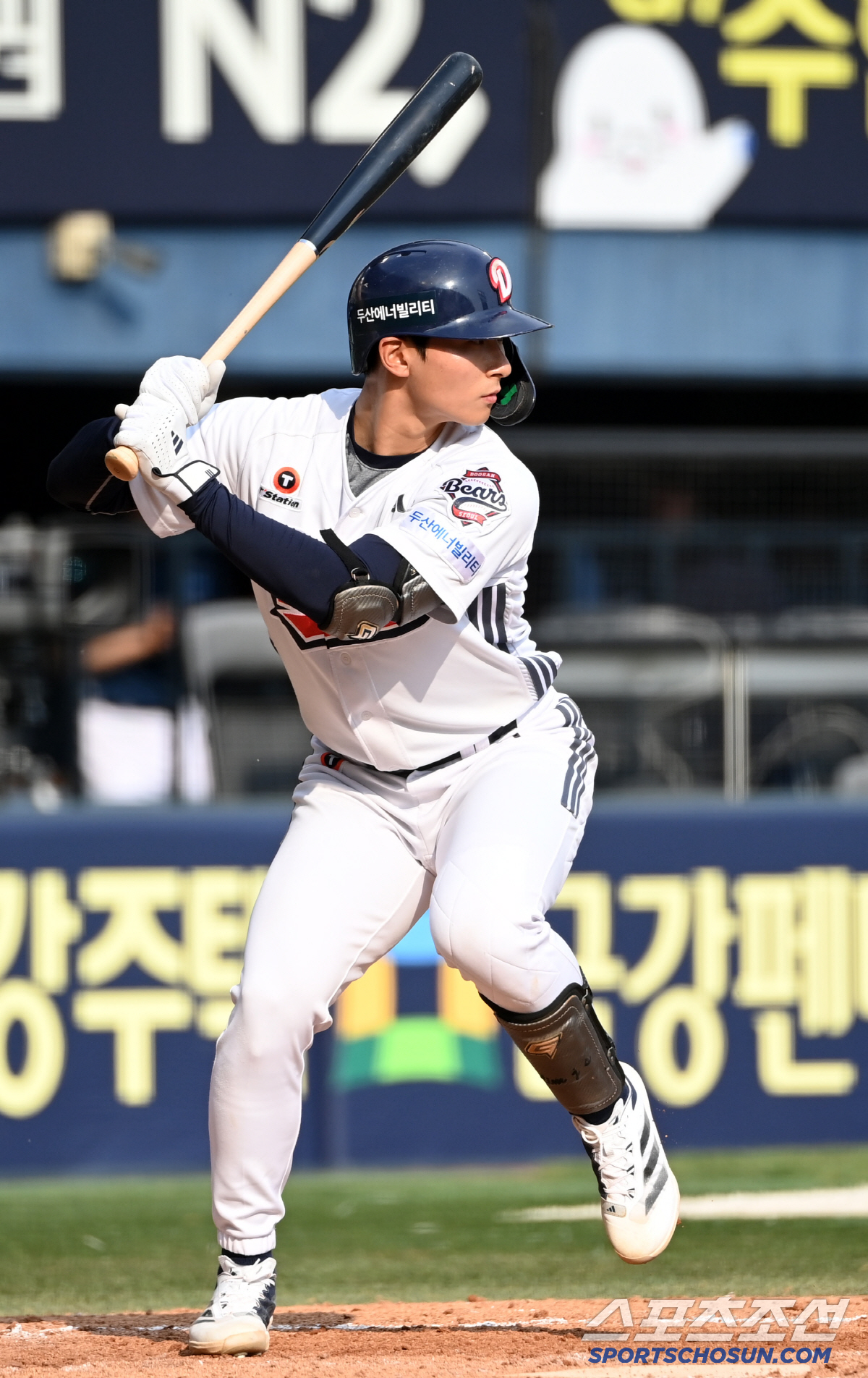 데뷔 첫 홈런이 역전 만루포라니…'약속의 8회' 두산, '김광현 QS' …