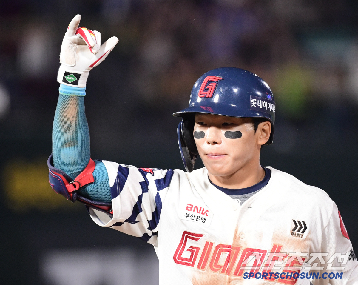 '17안타→15안타→13안타' 지치지 않는 롯데, 단독 2위다. 11대4…