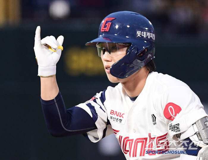 '17안타→15안타→13안타' 지치지 않는 롯데, 단독 2위다. 11대4…