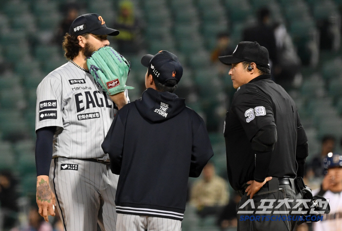 '구겨진 자존심' 신예 김녹원과 맞대결에서 판정패...굳어버린 에이스 폰…